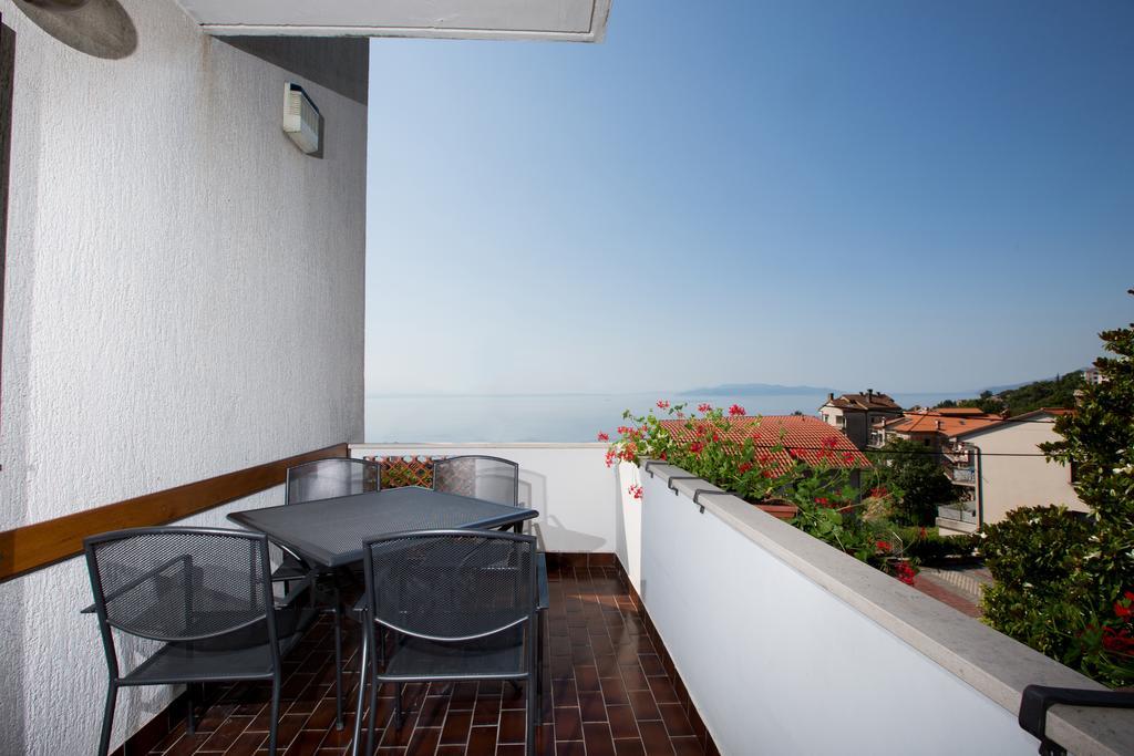 Apartments Kinkela Opatija Oda fotoğraf